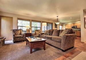 The Ridge at Sunriver - Condo #45 - Access provided to onsite seasonal swimming pool & tennis facilities, year-round hot tub plus 4 bikes