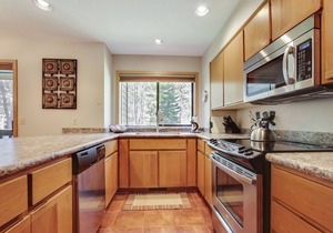 The Ridge at Sunriver - Condo #45 - Access provided to onsite seasonal swimming pool & tennis facilities, year-round hot tub plus 4 bikes