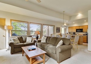 The Ridge at Sunriver - Condo #4 - Access provided to onsite seasonal swimming pool & tennis facilities, year-round hot tub plus 4 bikes