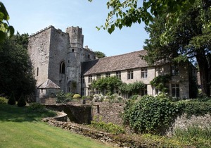 The Rooks Apartment 1 Beverston Castle