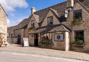 THE ROYAL OAK TETBURY