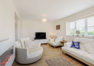 THE SANDPIPER, family friendly, luxury holiday cottage in Scratby
