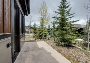 The Shores Alpenview Townhome: Luxury Finishes, Beautiful Location