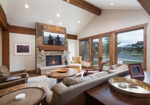 The Shores Alpenview Townhome: Luxury Finishes, Beautiful Location