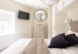 The Soho Loft - Elegant & Modern 1BDR in Soho