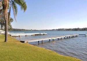 The Studio on the Lake @ Fishing Point, Lake Macquarie - honestly put the line in and catch fish