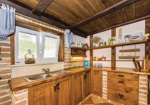 The vacation house is located in the small village Susnjar ll and only about 70 m from the sea and p