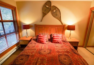 The Woods - Renovated, Family Friendly Condo on Free Shuttle and Golf Course