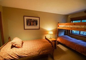 The Woods - Renovated, Family Friendly Condo on Free Shuttle and Golf Course