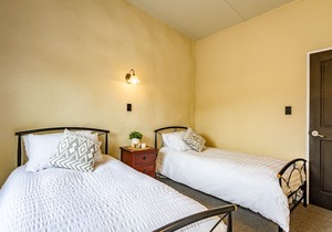 The Yellow Straw House - Rangataua Holiday Home, OHAKUNE