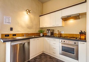 The Yellow Straw House - Rangataua Holiday Home