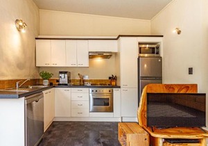 The Yellow Straw House - Rangataua Holiday Home