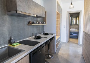 TheaSea Luxury Suites- Studio Suite 2