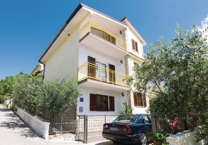 These beautiful and comfortable apartments are located near the sea.