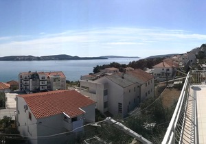 Third Floor 2-room apartment with approx. 100m² air conditioning, balcony, panoramic sea view