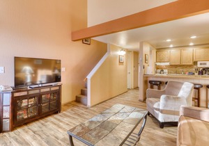 Third-floor condo with loft, hot tub, heated outdoor pool, WiFi, & fireplace