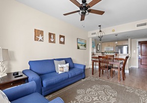 Third-floor condo with pool, high-speed WiFi & private washer/dryer