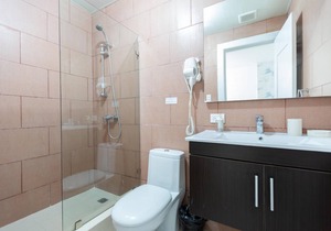 This apartment is a 3 bedroom (s), 2 bathrooms, located in Juan Dolio, San Pedro.