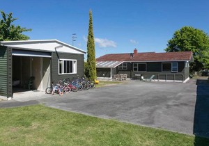This Bach Has it All - Rainbow Point Holiday Home