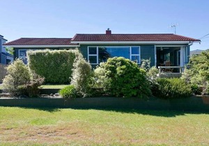 This Bach Has it All - Rainbow Point Holiday Home