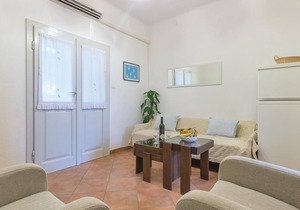 This comfortable vacation house is located in the quiet Istrian village of Veliki Vare.