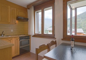 This cozy chalet vacation apartment is located on the 1st floor and comprises 35 m2 of living comfor