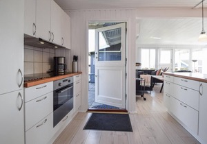 This cozy cottage is located only 200 meters from the beach.
