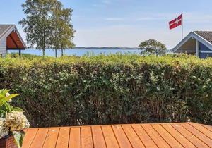 This cozy cottage is located only 200 meters from the beach.