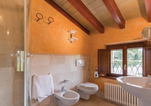 This cozy apartment is located in a complex with a total of 12 apartments in a characteristic and we