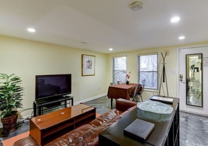 This house is a 2 bedroom(s), 1 bathrooms, located in Washington, DC.