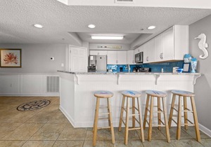 This is a fantastic corner condo unit in Laguna Keyes facing the ocean | Laguna Keyes - 911