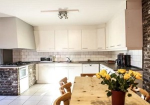 This luxurious 25-person group accommodation