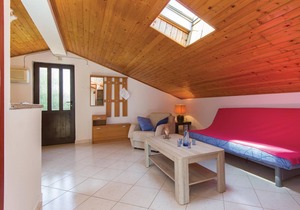 This vacation house is located on the outskirts of the small Istrian village Veliki Vare.