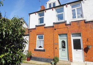 This well-equipped cottage is perfect for a family or group holiday.