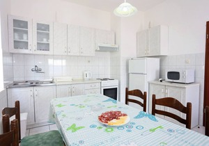 Three bedroom apartment with balcony and sea view Lokva Rogoznica, Omiš (A-10358-a)