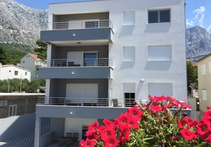 Three bedroom apartment with balcony and sea view Baška Voda, Makarska (A-15214-a)