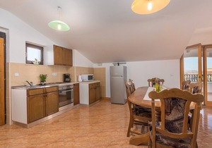 Three-Bedroom Apartment Katalin II in Musalež