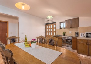 Three-Bedroom Apartment Katalin II in Musalež