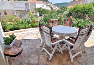 Three bedroom apartment with terrace Pučišća, Brač (A-754-d)