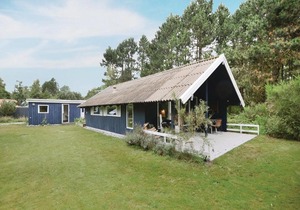 Three-Bedroom Holiday Home in Martofte