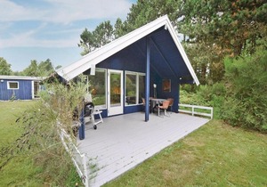 Three-Bedroom Holiday Home in Martofte