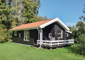 Three-Bedroom Holiday Home In Humble