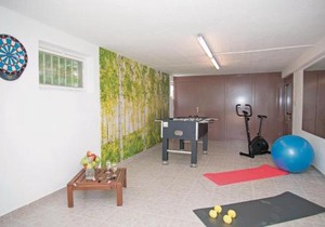 Three-Bedroom Holiday Home In Vinjani Gornji