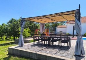 Three-Bedroom Holiday Home In Vinjani Gornji
