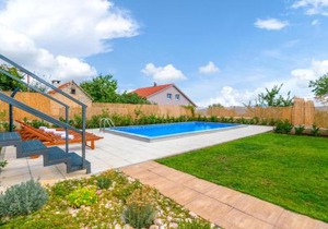 Three-Bedroom Holiday Home In Imotski