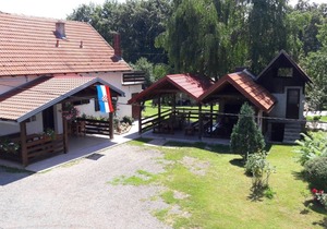 Three bedroom apartment with balcony Smoljanac, Plitvice (A-12345-b)