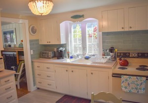 Three bedroom just .6 miles to Glendon Beach