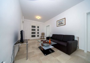 Three Bedrooms Apartment With Sea View
