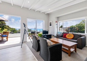 Tide and True - Algies Bay Holiday Home