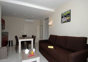 Tidy apartment near the beach in a lively seaside resort